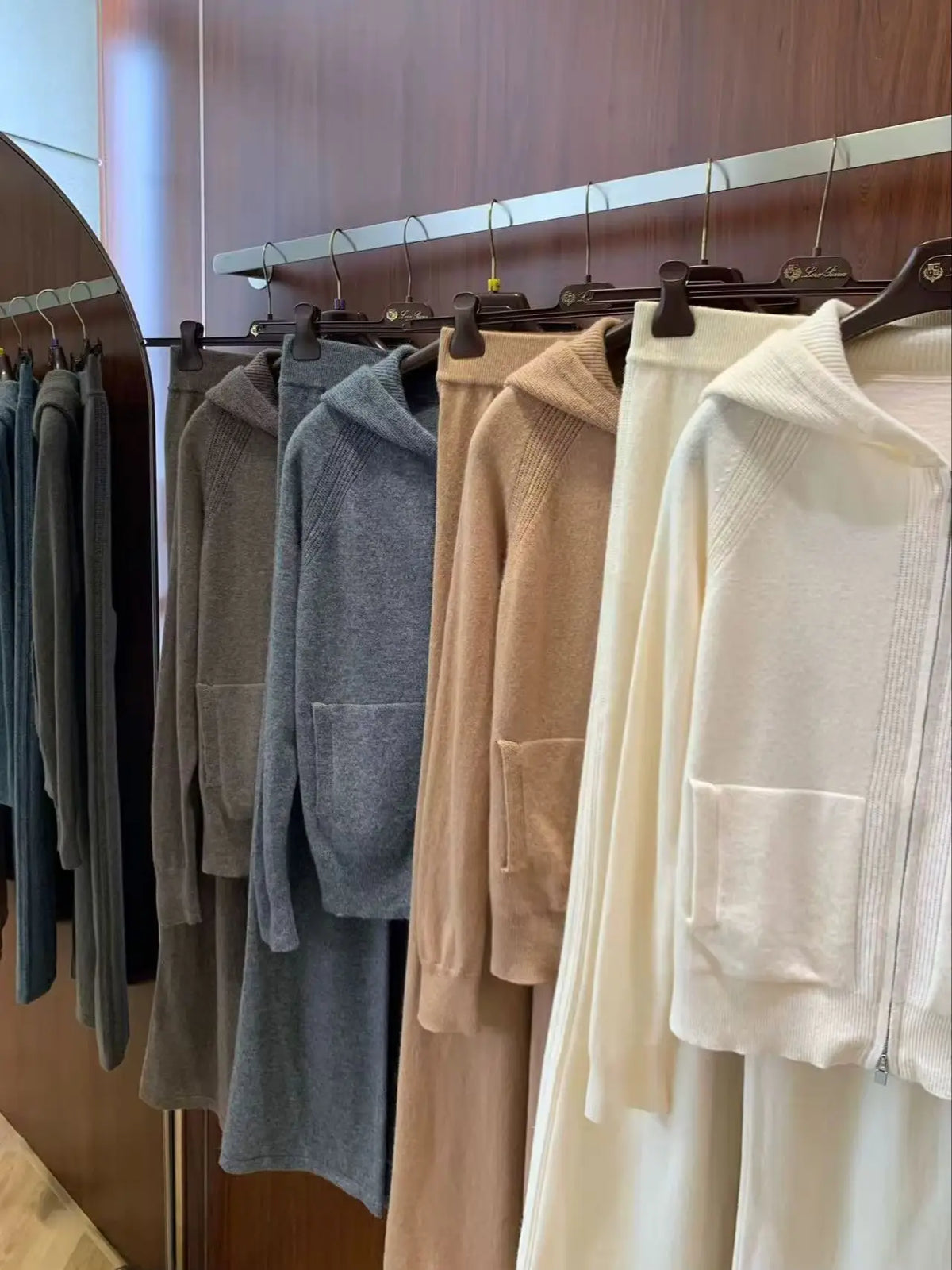 Ensemble laine et cachemire femme à capuche – CLEVI Paris