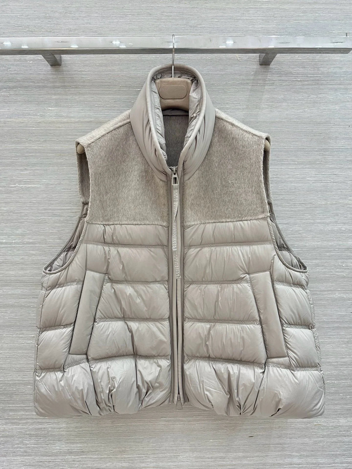 Gilet matelassé femme sans manches à col montant – CLEVI Paris