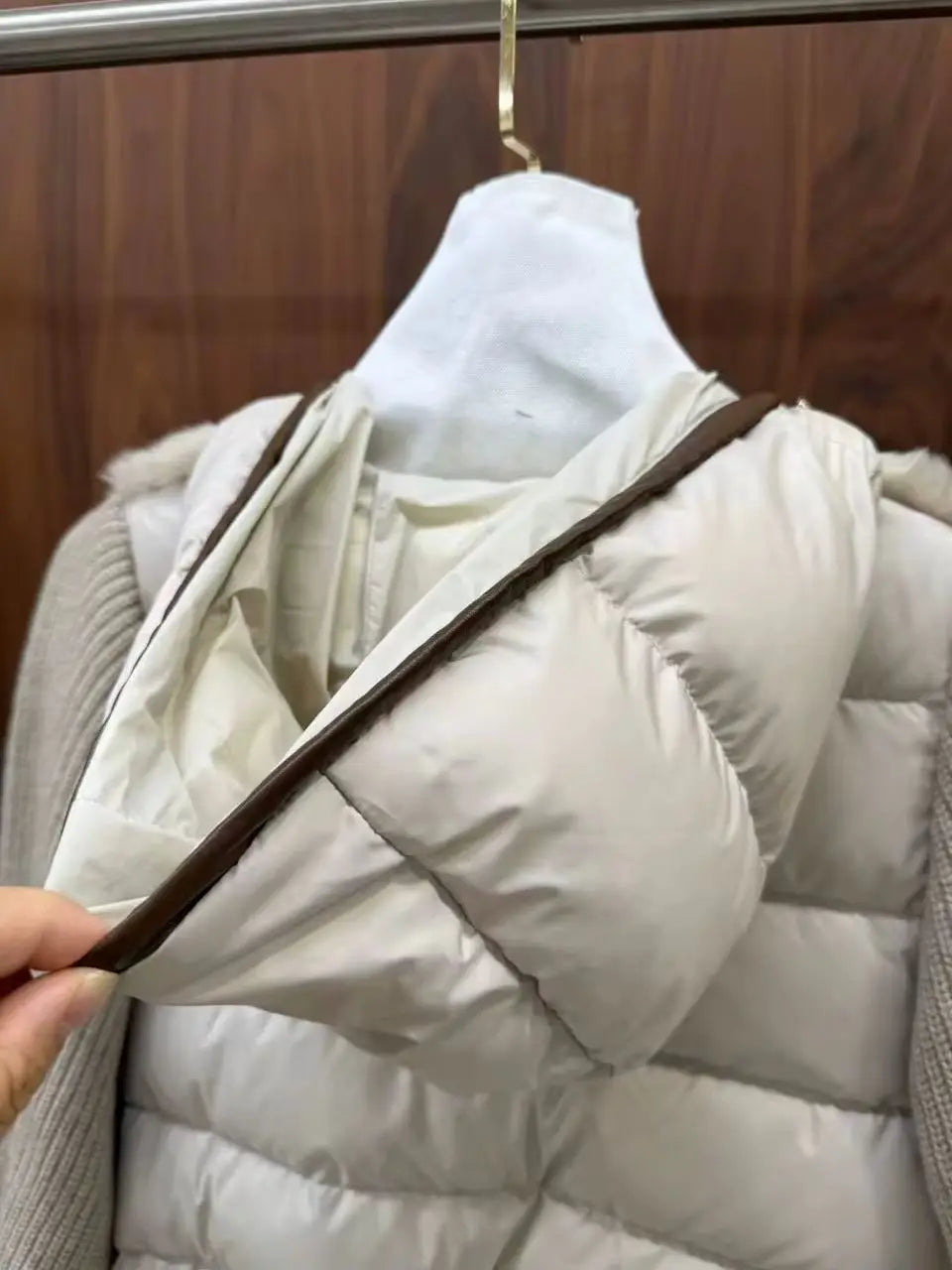Veste femme à capuche et manches en maille – CLEVI Paris