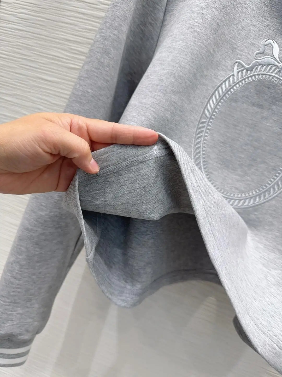 Ensemble femme brodé sweat et pantalon – CLEVI Paris