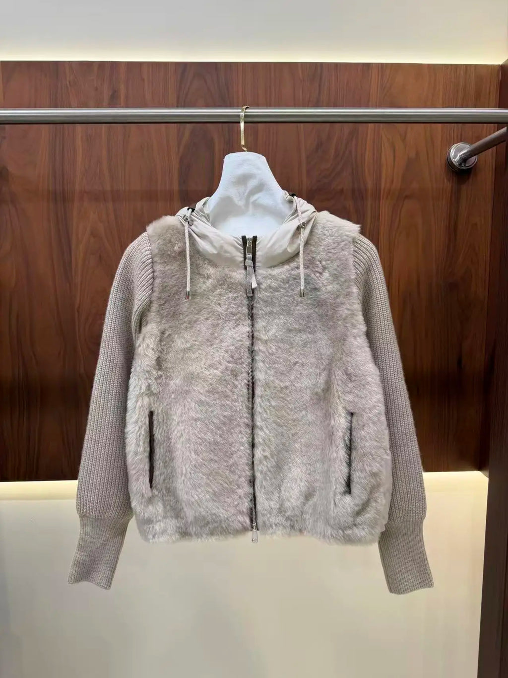 Veste femme à capuche et manches en maille – CLEVI Paris