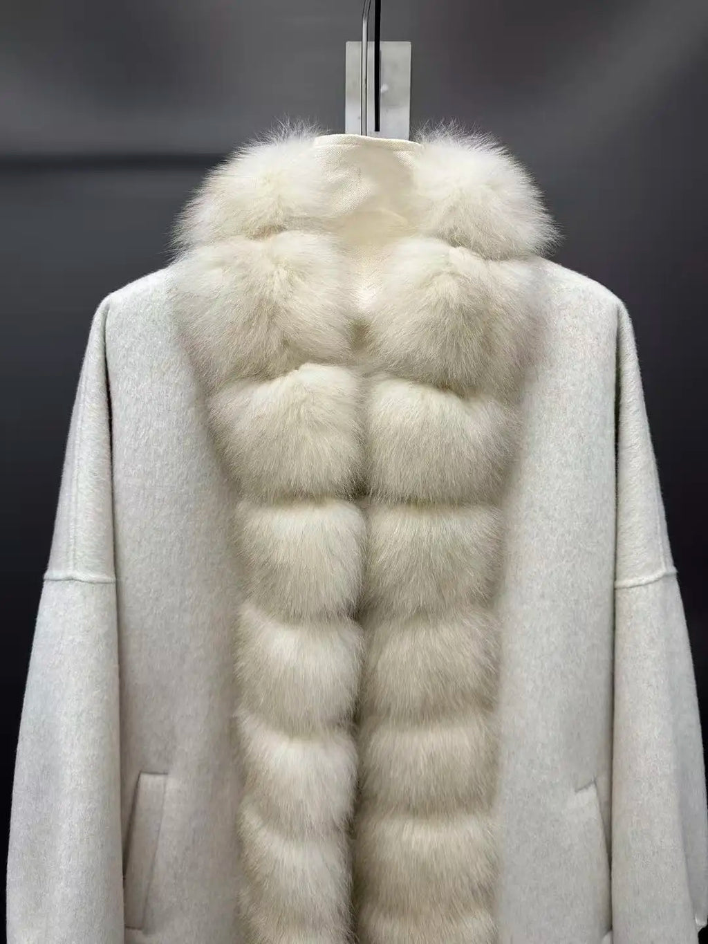 Veste femme en laine à bordure fourrure – CLEVI Paris