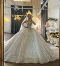 Robe de mariée fleurie épaules dénudées – CLEVI Paris