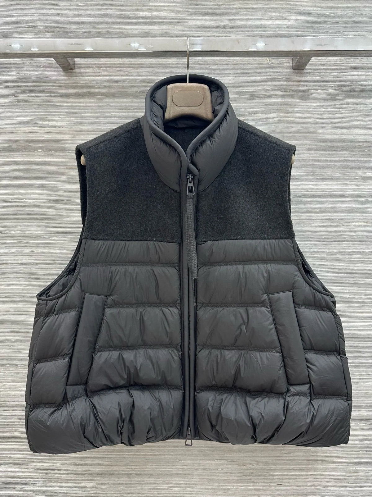 Gilet matelassé femme sans manches à col montant – CLEVI Paris