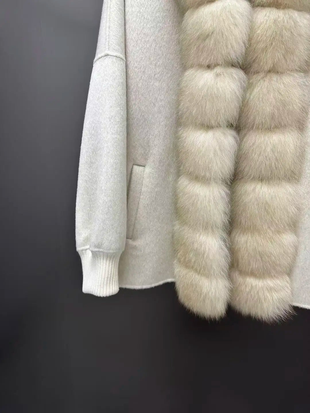Veste femme en laine à bordure fourrure – CLEVI Paris