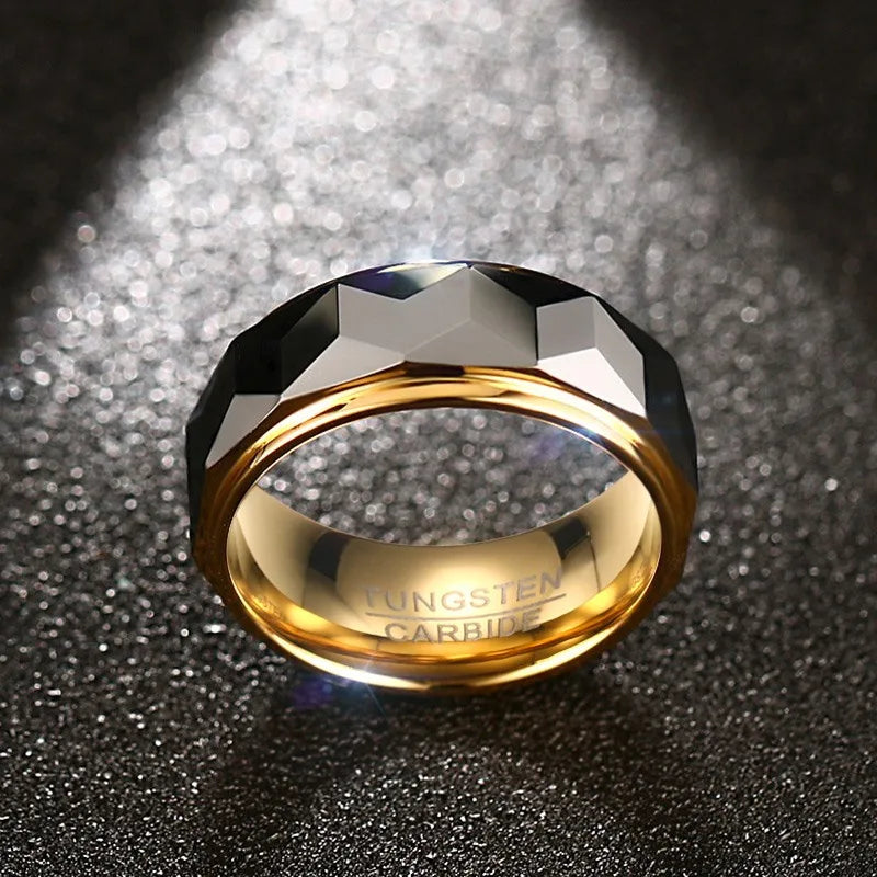 Bague Unisexe en Tungstène Doré Facetté 8 mm – CLEVI Paris