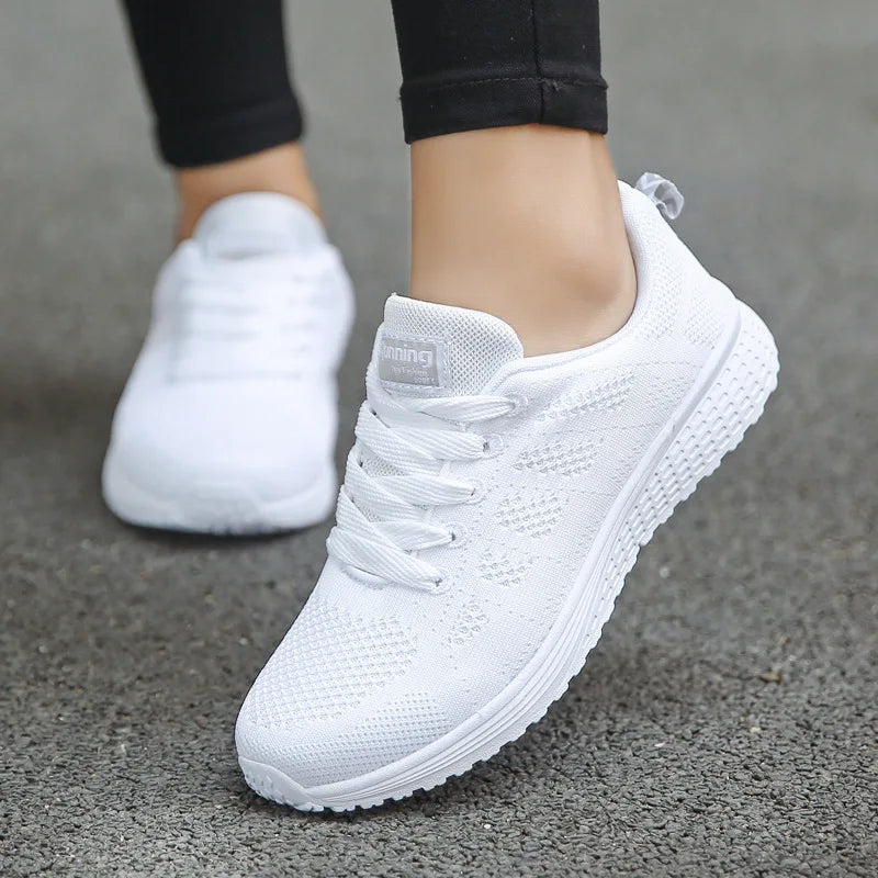 Sneakers femme en tissu extensible à lacets – CLEVI Paris
