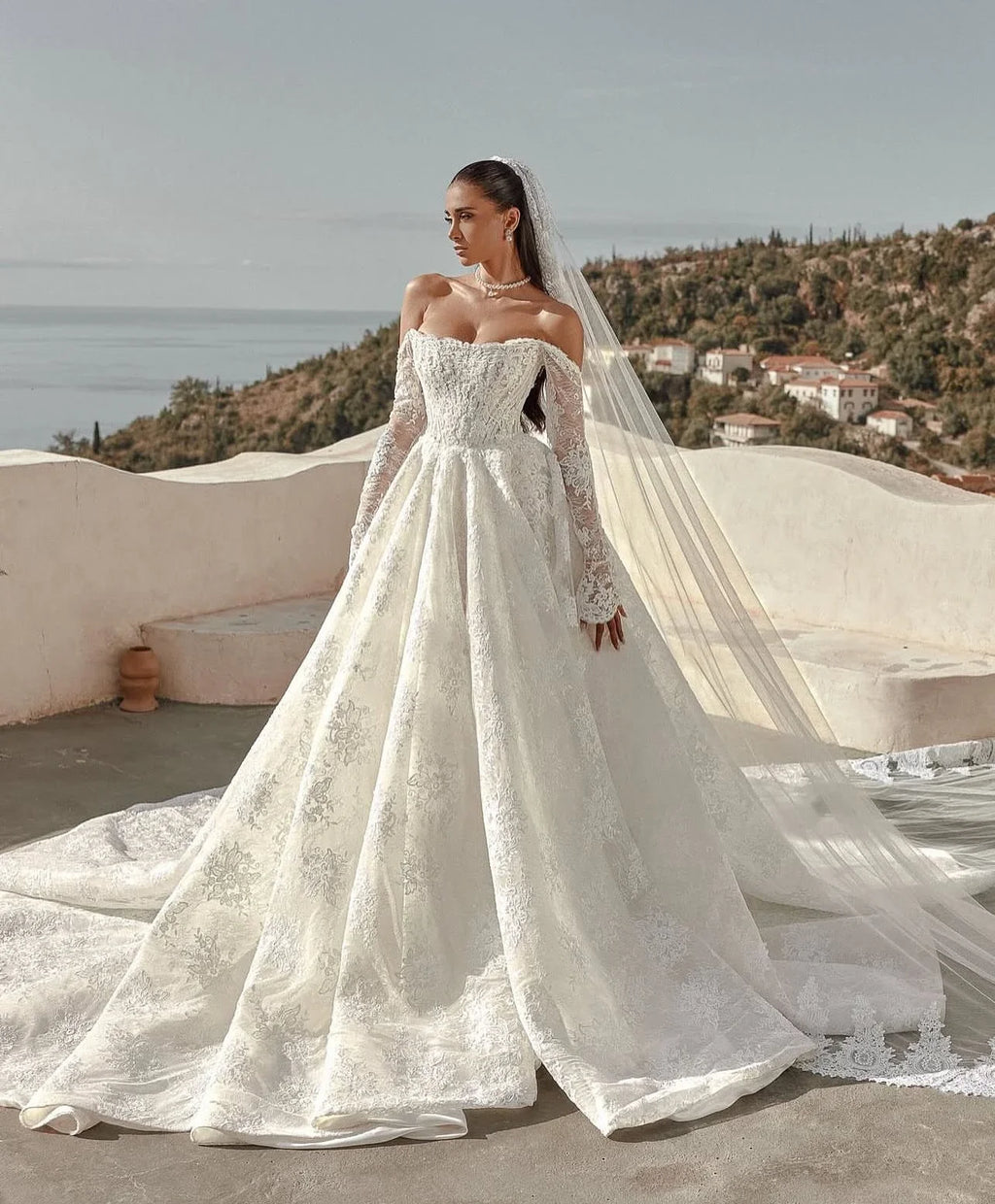 Robe de mariée princesse en tulle et dentelle – CLEVI Paris