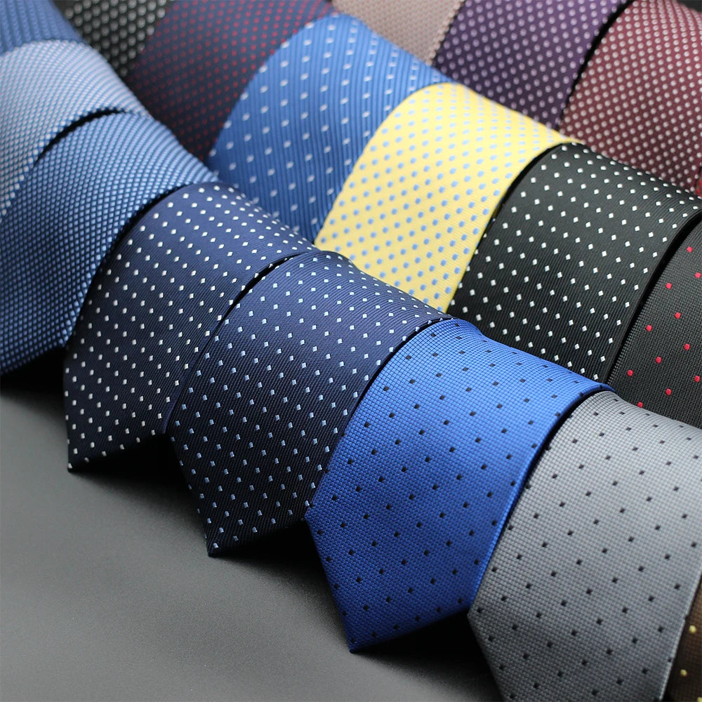 Cravate homme à pois, style élégant – CLEVI Paris