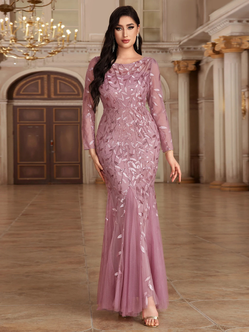Robe de soirée sirène en tulle brodé – CLEVI Paris