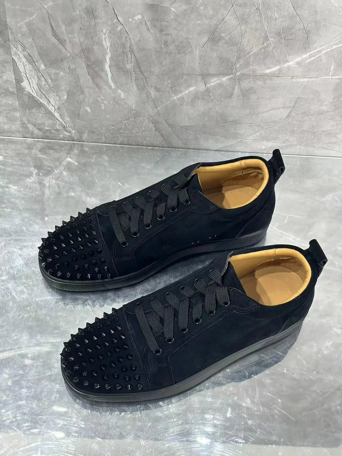 Sneakers Basses Cloutées Cuir Bout Rond Homme – CLEVI Paris