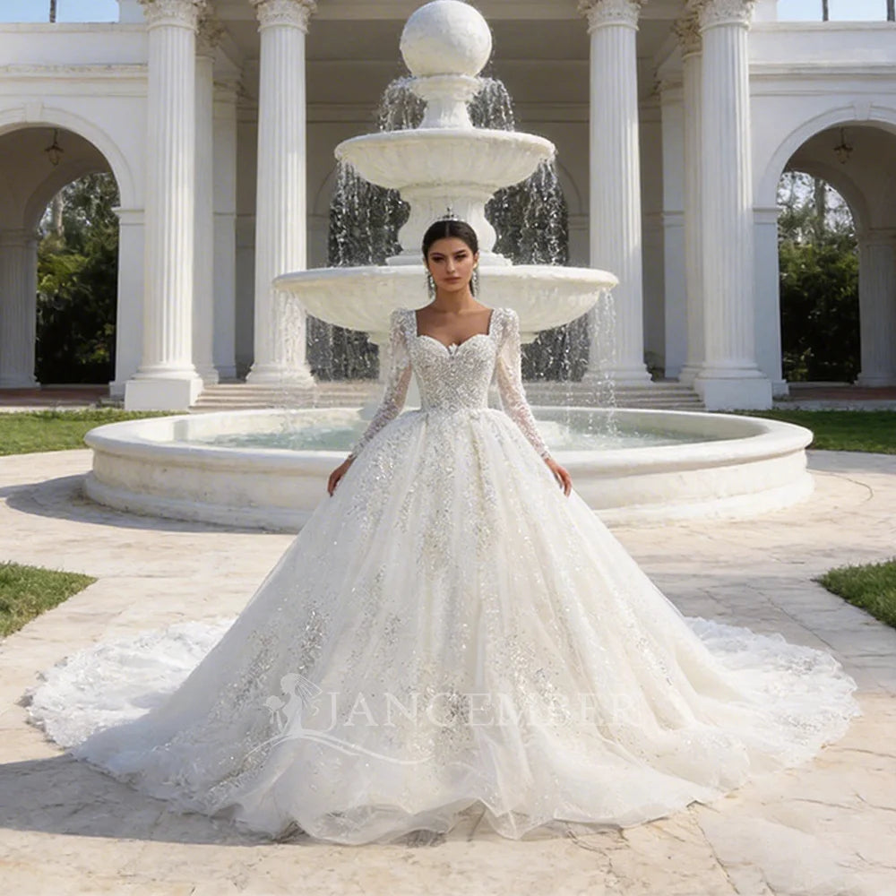 Robe de mariée en organza à col carré – CLEVI Paris