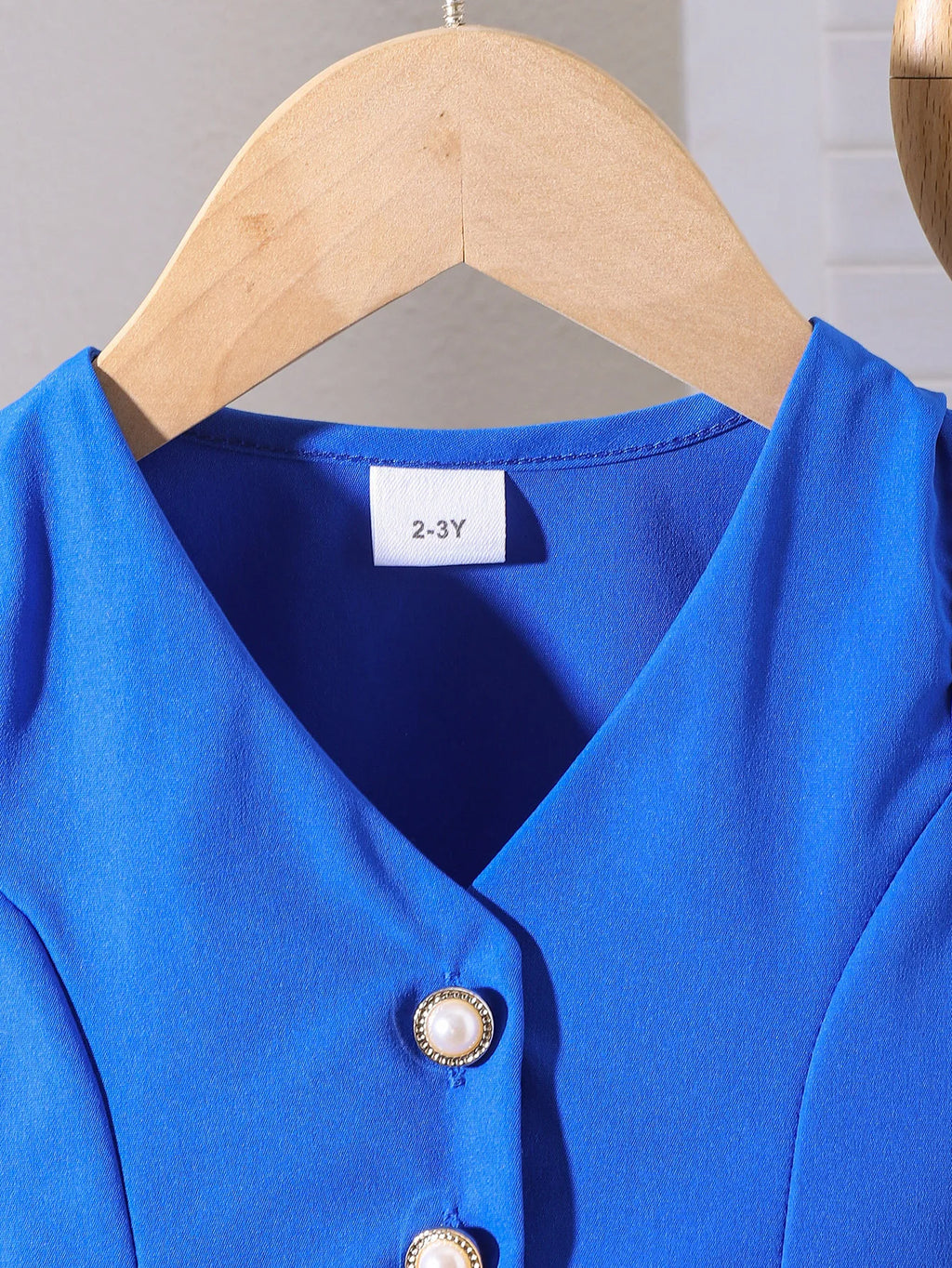 Ensemble fille gilet col V et jupe plissée – CLEVI Paris