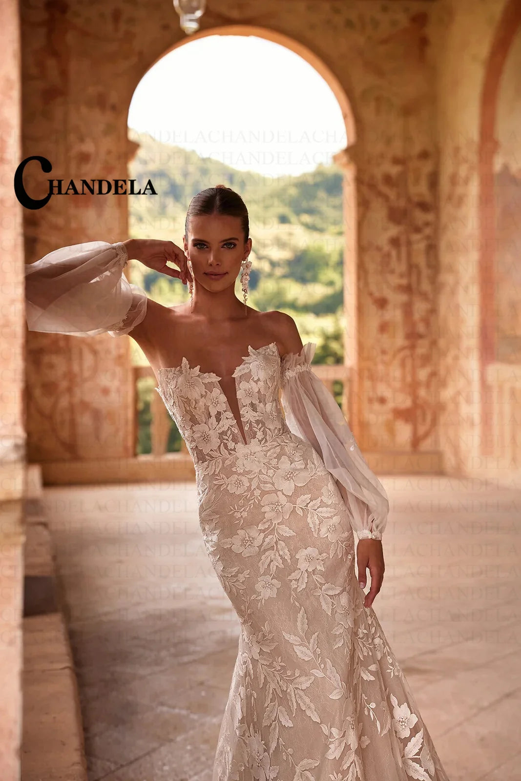 Robe de mariée sirène à col V – CLEVI Paris