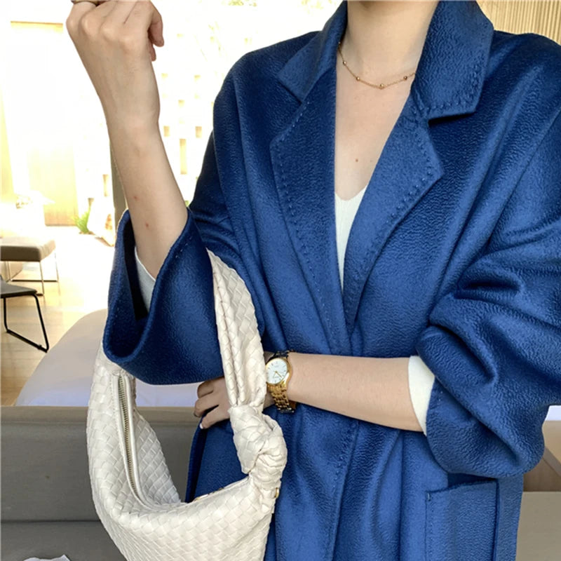 Manteau long femme en laine ceinturé bleu – CLEVI Paris