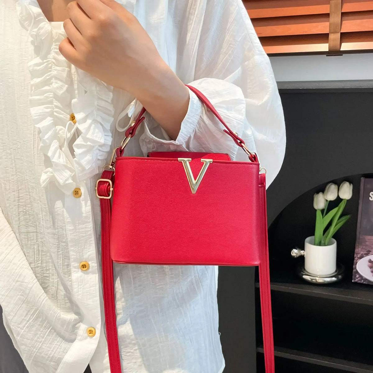 Sac Seau Femme Cuir PU Forme V Chic Bandoulière – CLEVI Paris