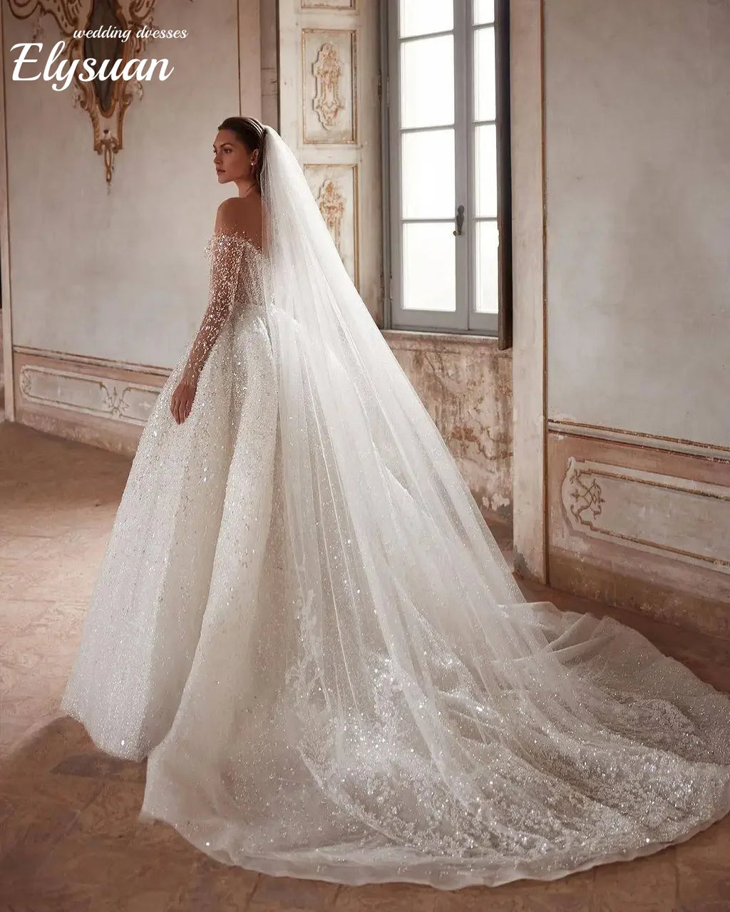 Robe de mariée en organza brodé – CLEVI Paris