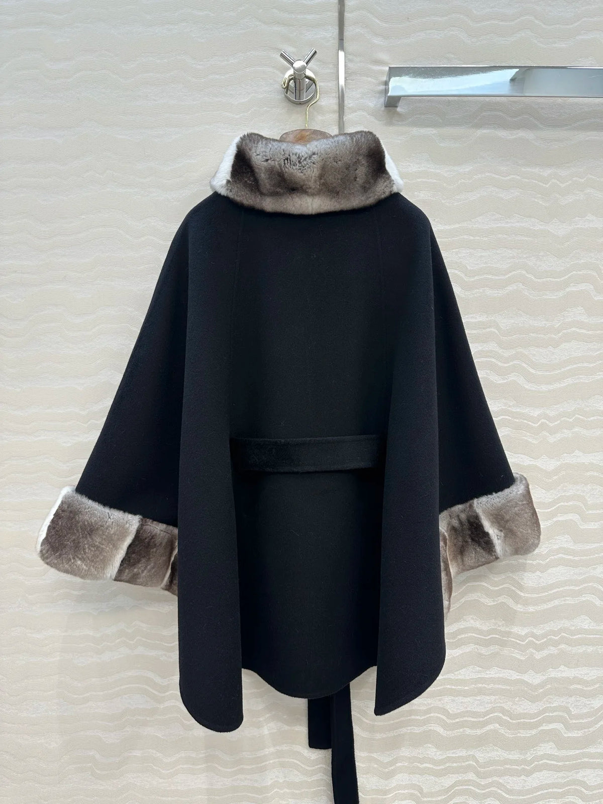 Manteau cape femme en cachemire ceinturé – CLEVI Paris