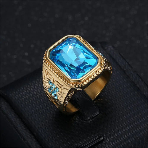 Bague homme carrée dorée en acier et zircon bleu – CLEVI Paris
