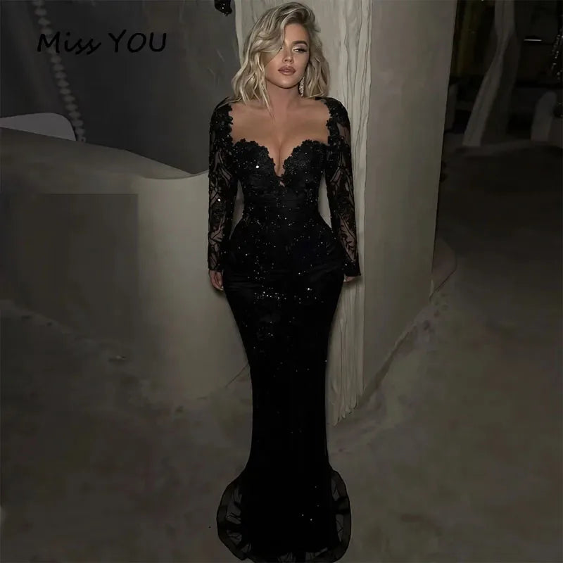 Robe sirène en dentelle à manches longues – CLEVI Paris