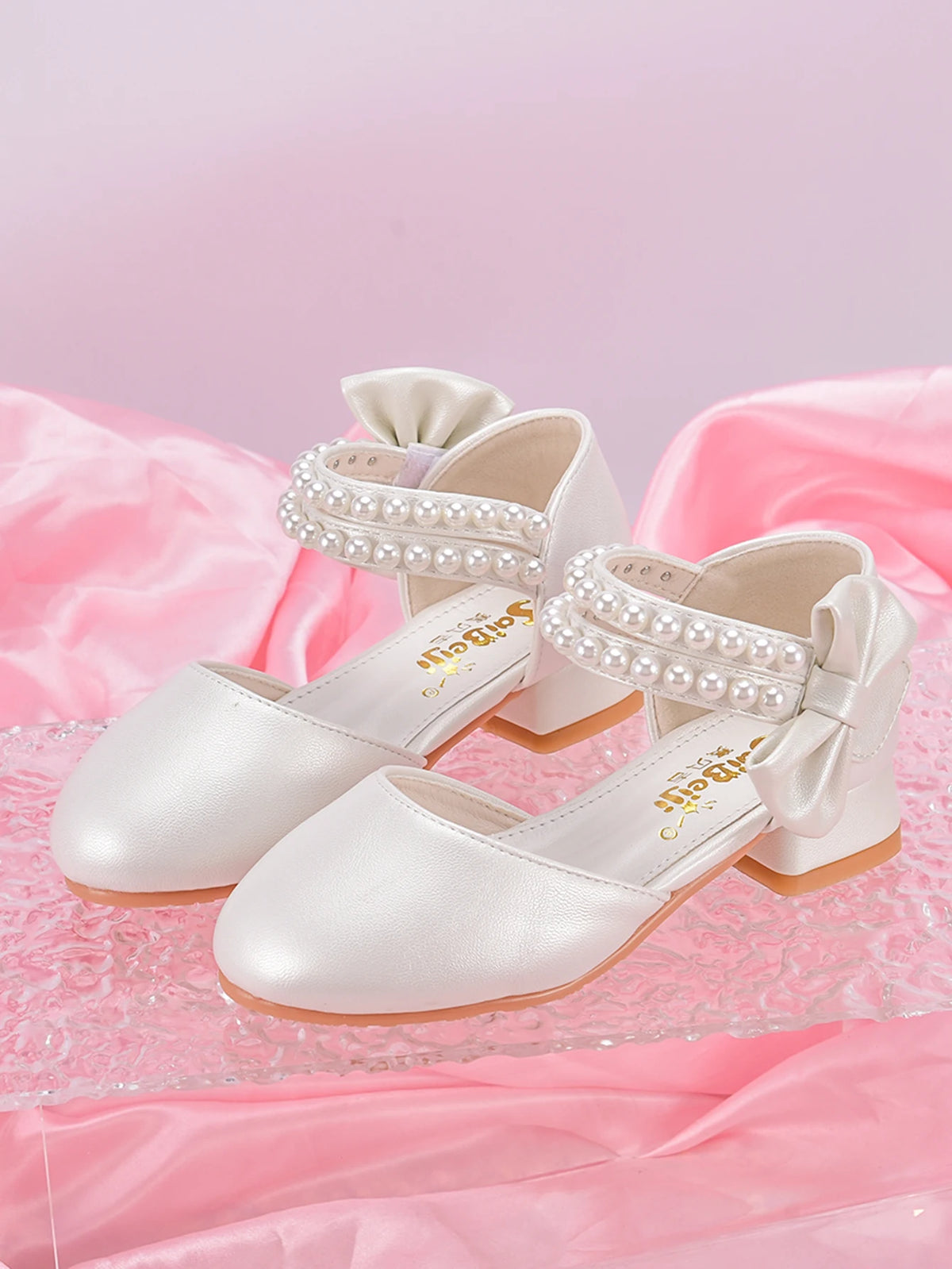 Chaussures fille blanches à talons et perles – CLEVI Paris