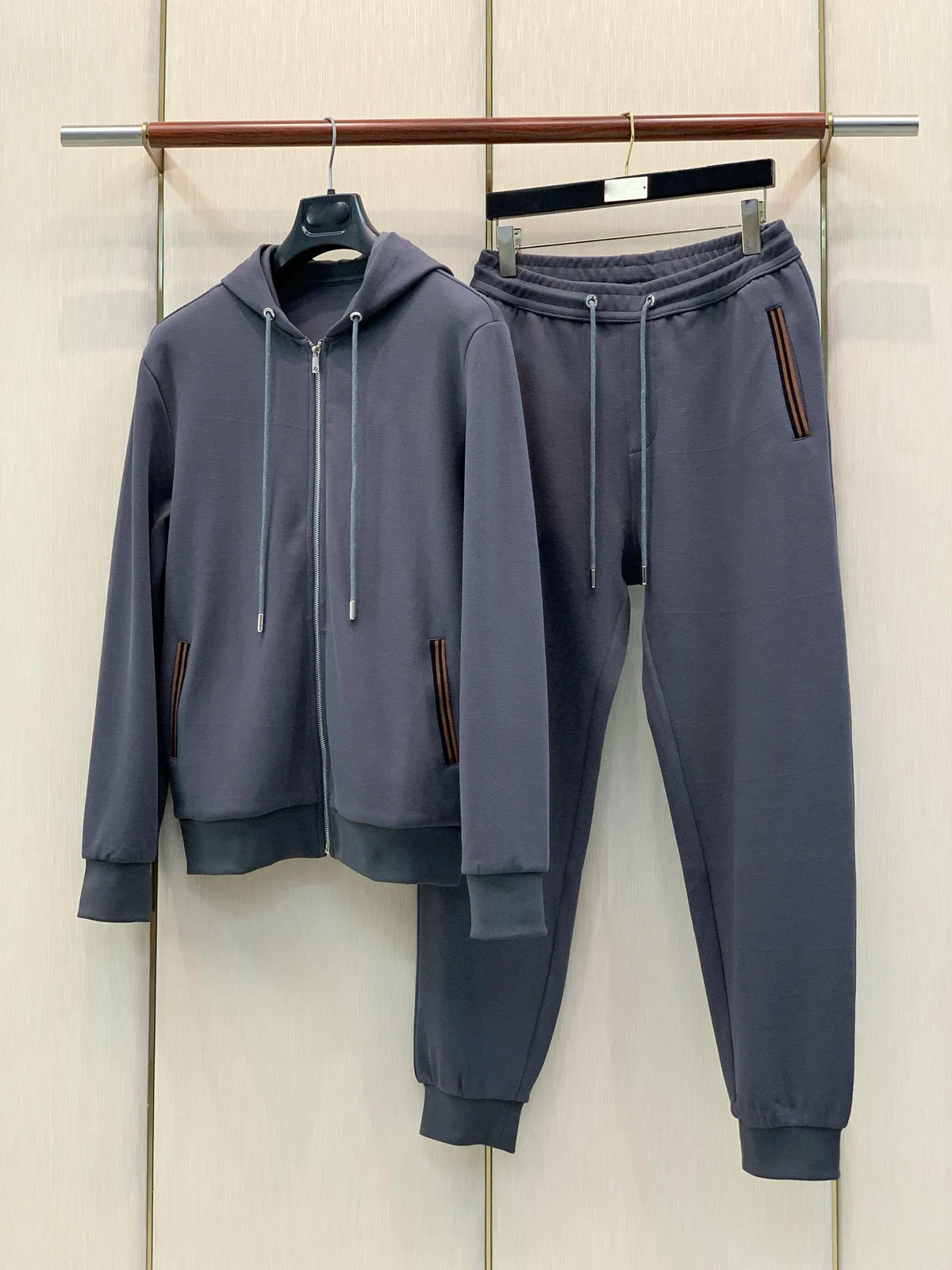 Ensemble homme à capuche en coton mélangé – CLEVI Paris
