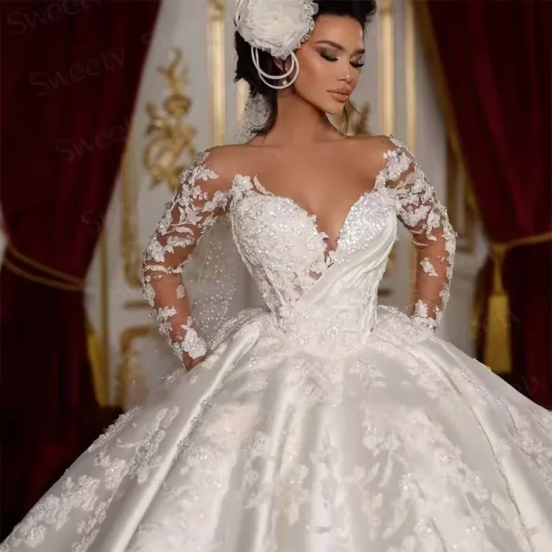 Robe de mariée princesse en dentelle brodée – CLEVI Paris