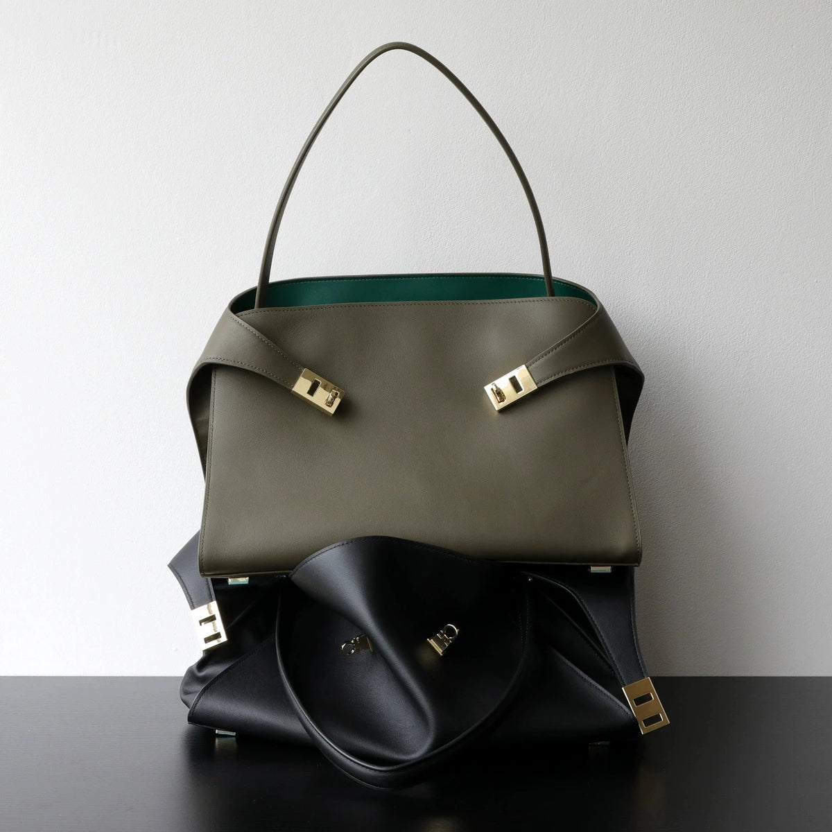 Sac cabas femme souple en cuir – CLEVI Paris