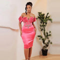 Robe cocktail courte satinée à dentelle – CLEVI Paris