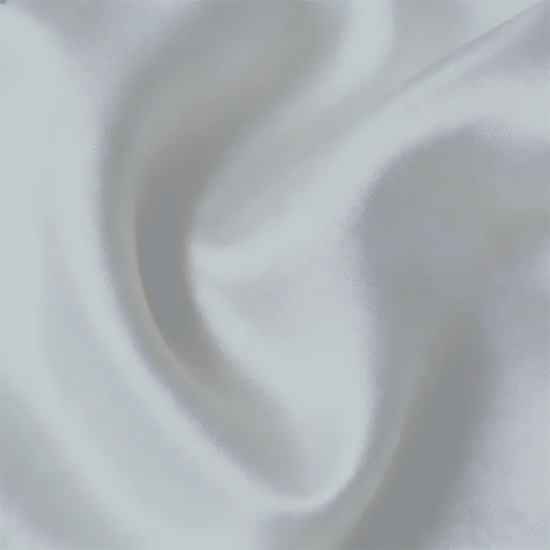 Robe de soirée satinée à fleur 3D – CLEVI Paris