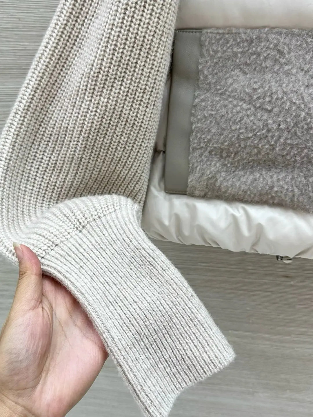 Veste femme matelassée à manches en maille – CLEVI Paris