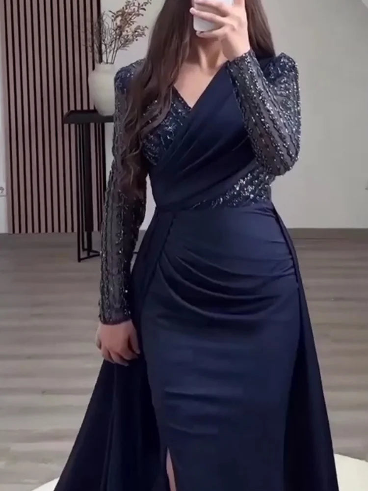 Robe de soirée pailletée col V manches longues – CLEVI Paris