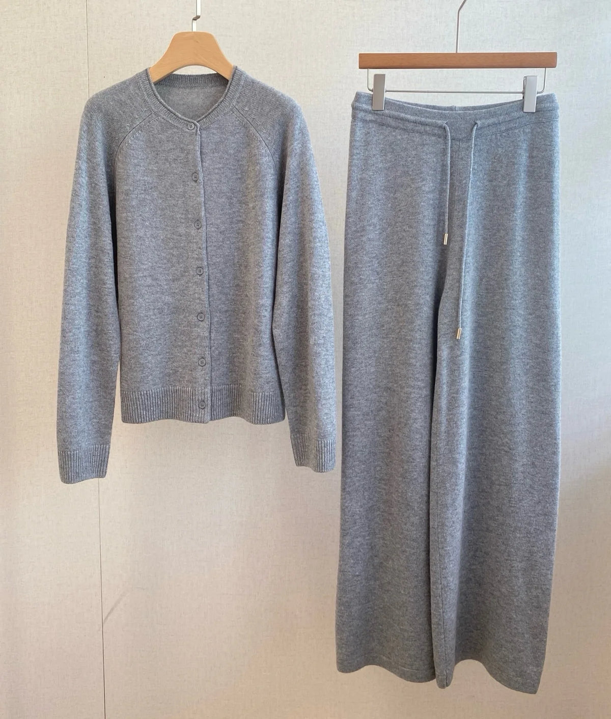 Ensemble cachemire femme, cardigan et pantalon – CLEVI Paris
