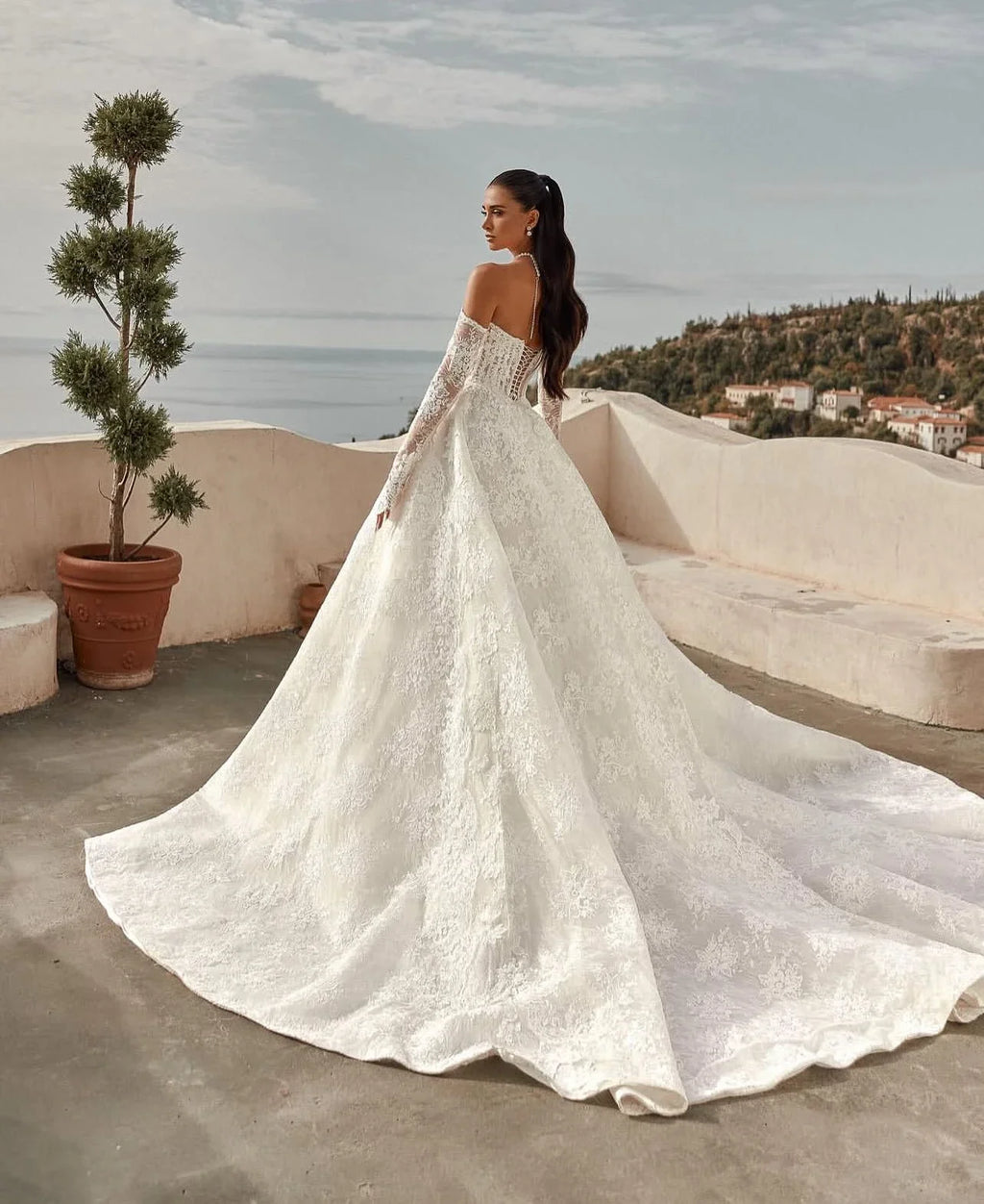 Robe de mariée princesse en dentelle et tulle – CLEVI Paris