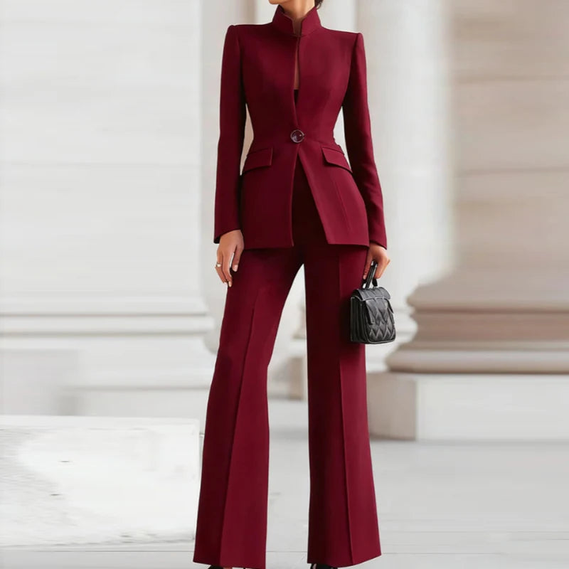 Tailleur femme col V et pantalon large – CLEVI Paris