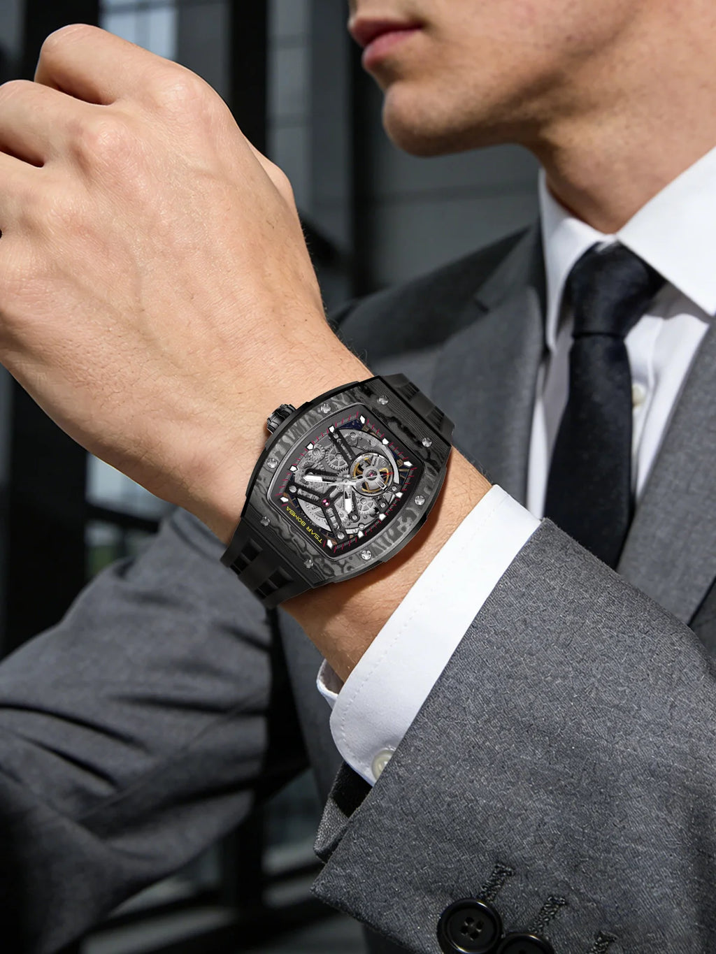 Montre Homme Automatique Squelette Tonneau Fibre de Carbone Tsar Bomba TB8228CF – CLEVI Paris