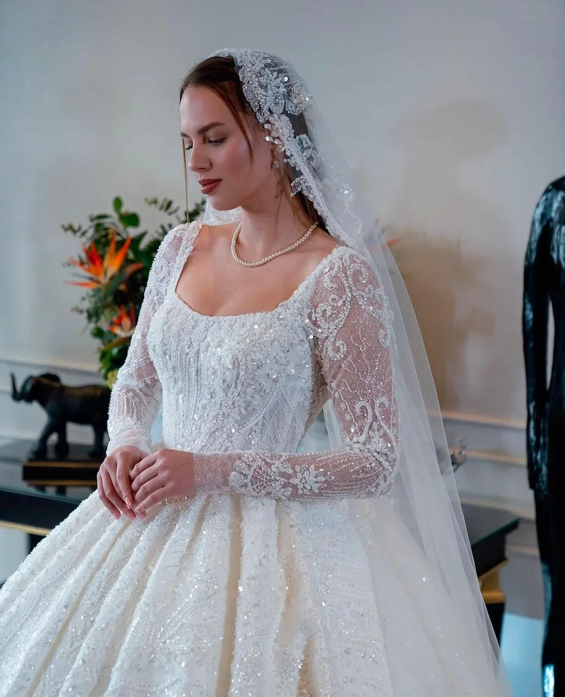 Robe de mariée princesse col carré – CLEVI Paris