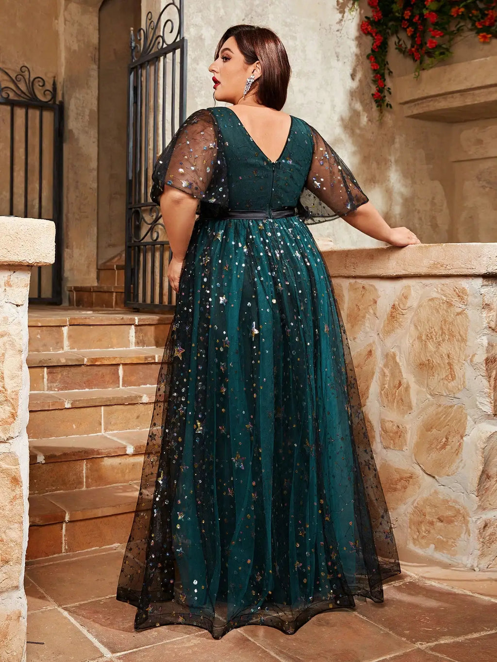 Robe de soirée grande taille à paillettes – CLEVI Paris