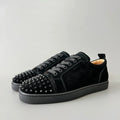 Sneakers Basses Cuir Suède Noir Rivets Semelle Rouge Homme – CLEVI Paris