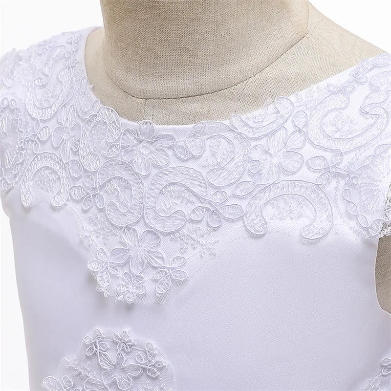 Robe longue fille en blanc en dentelle – CLEVI Paris