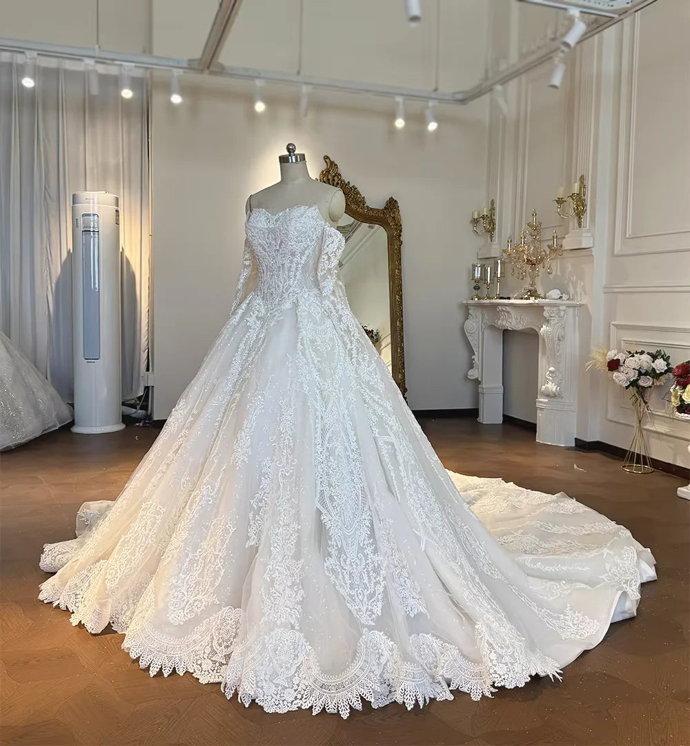 Robe de mariée princesse épaules dénudées – CLEVI Paris