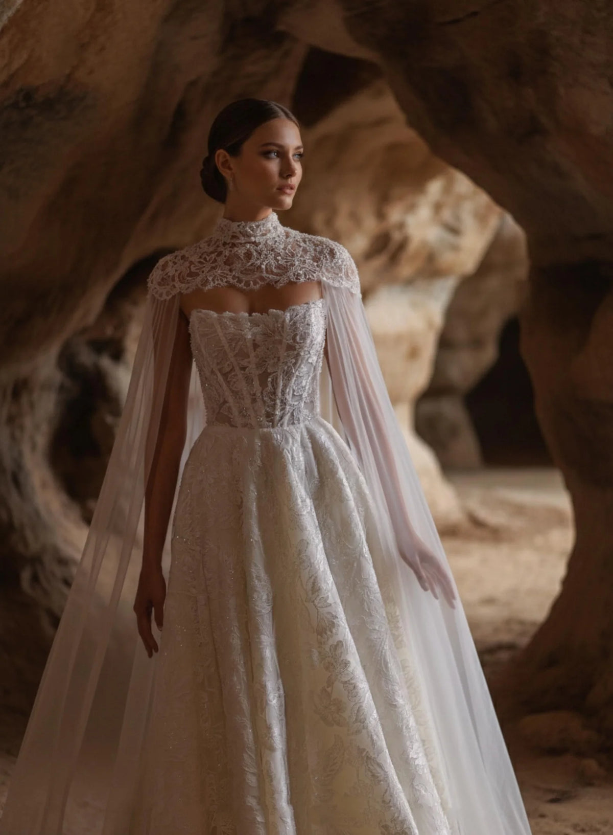 Robe de mariée ligne A sans bretelles en tulle – CLEVI Paris