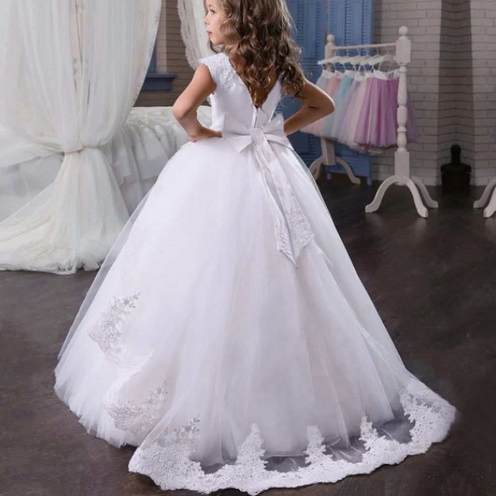 Robe longue fille en blanc en dentelle – CLEVI Paris