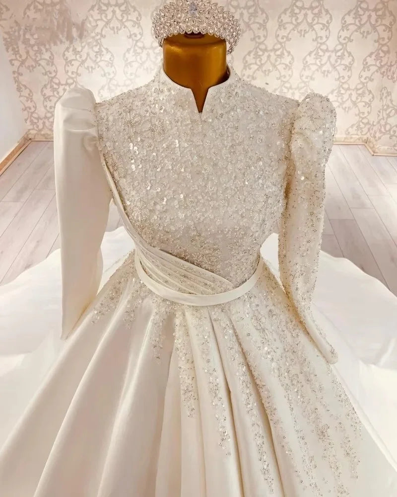 Robe de mariée musulmane satinée et modeste – CLEVI Paris