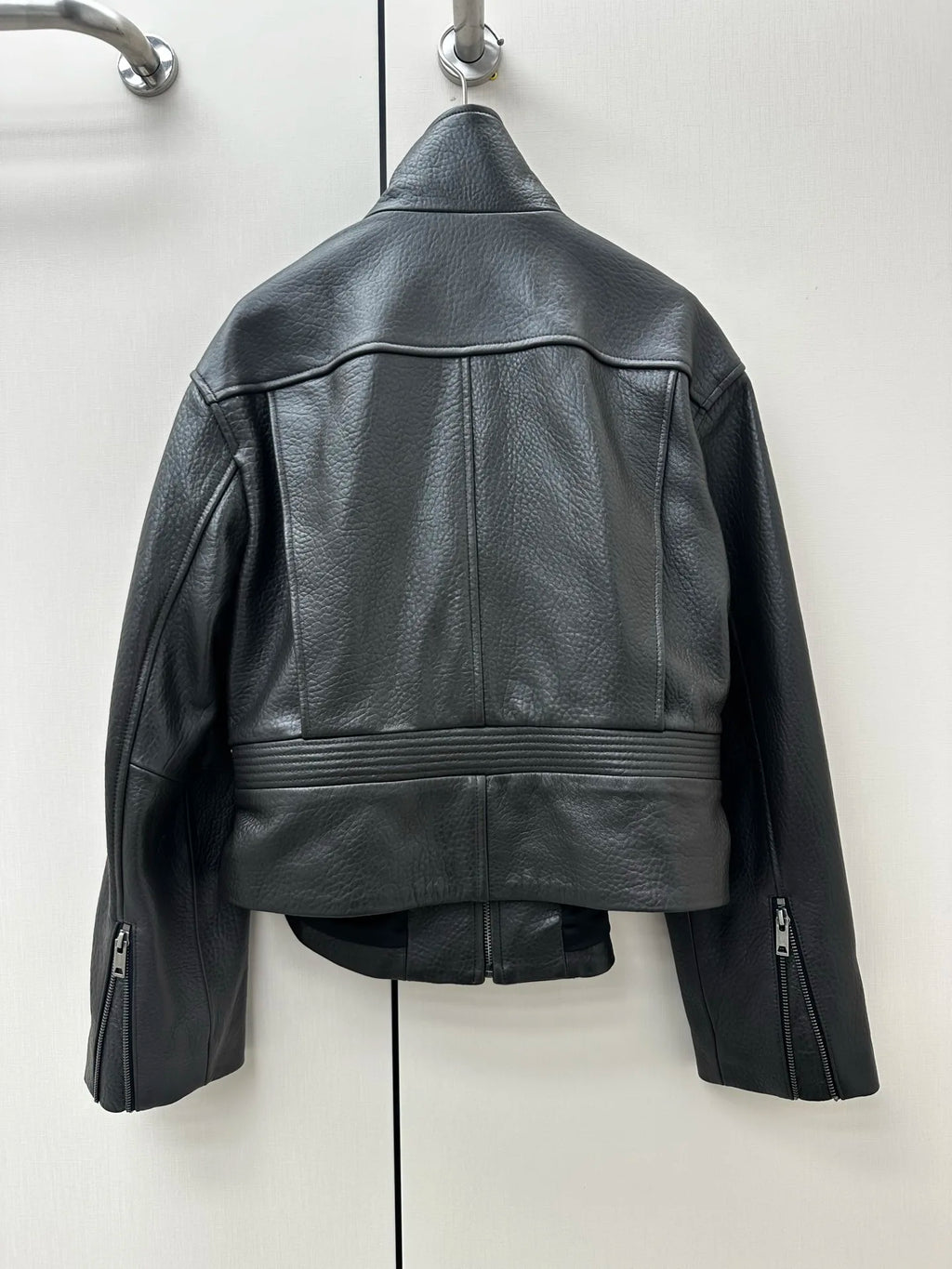 Veste biker femme en cuir de mouton ceinturée – CLEVI Paris