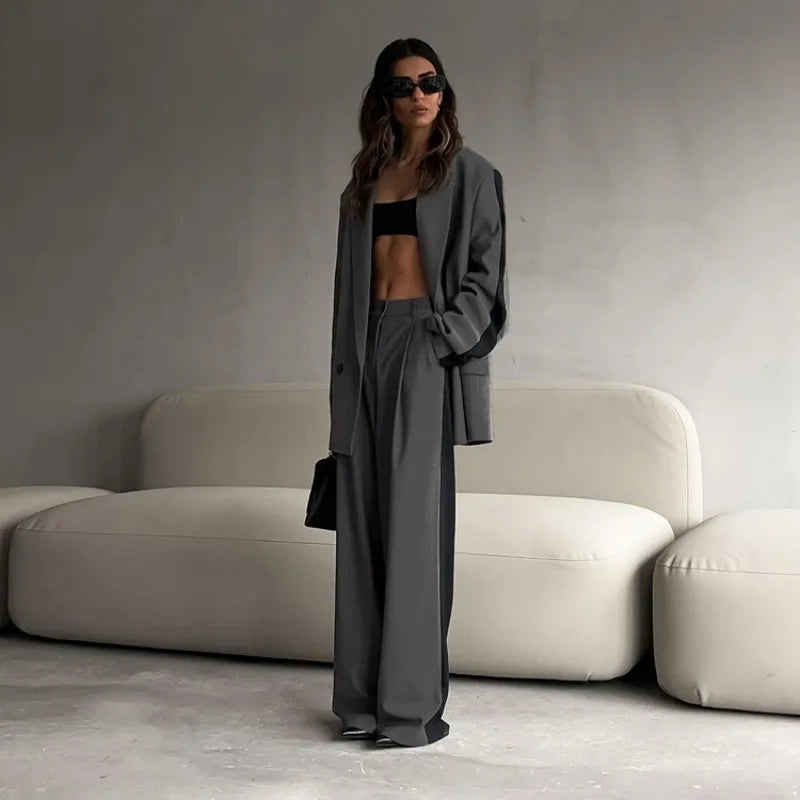 Ensemble gris femme blazer et pantalon large – CLEVI Paris