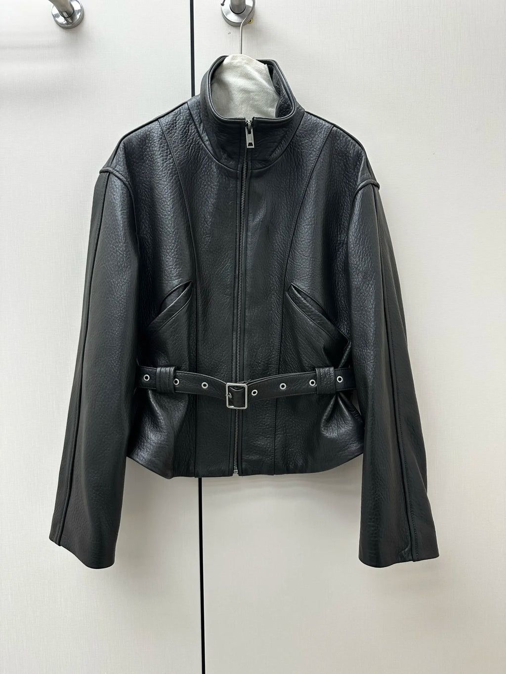 Veste biker femme en cuir de mouton ceinturée – CLEVI Paris