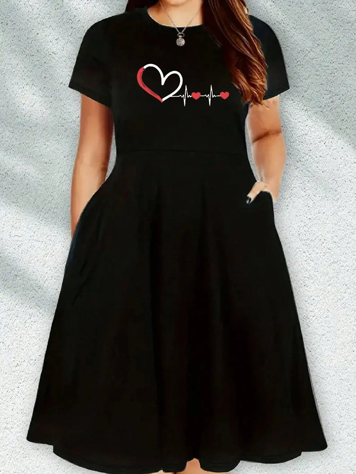 Robe Femme Grande Taille Imprimé Cœur Col Rond Manches Courtes Loose – CLEVI Paris