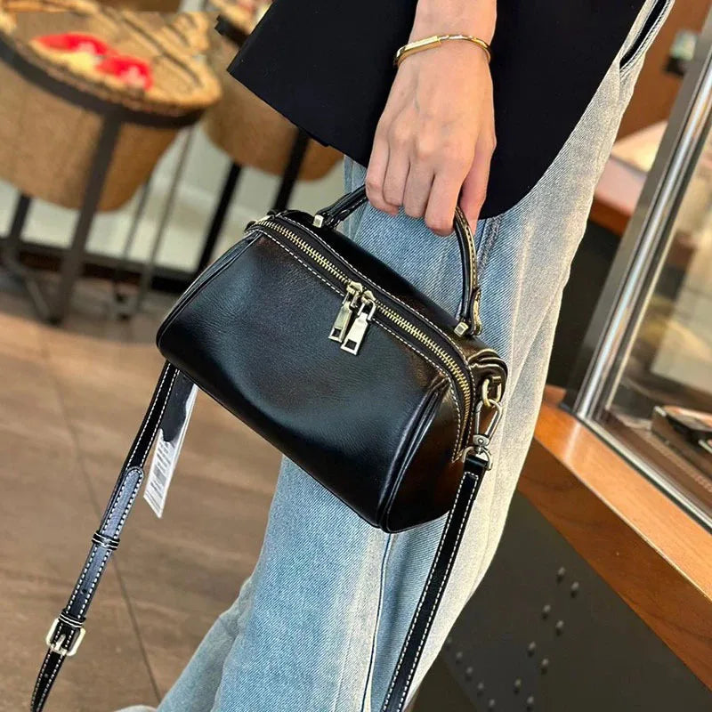 Pochette femme en cuir pleine fleur – CLEVI Paris