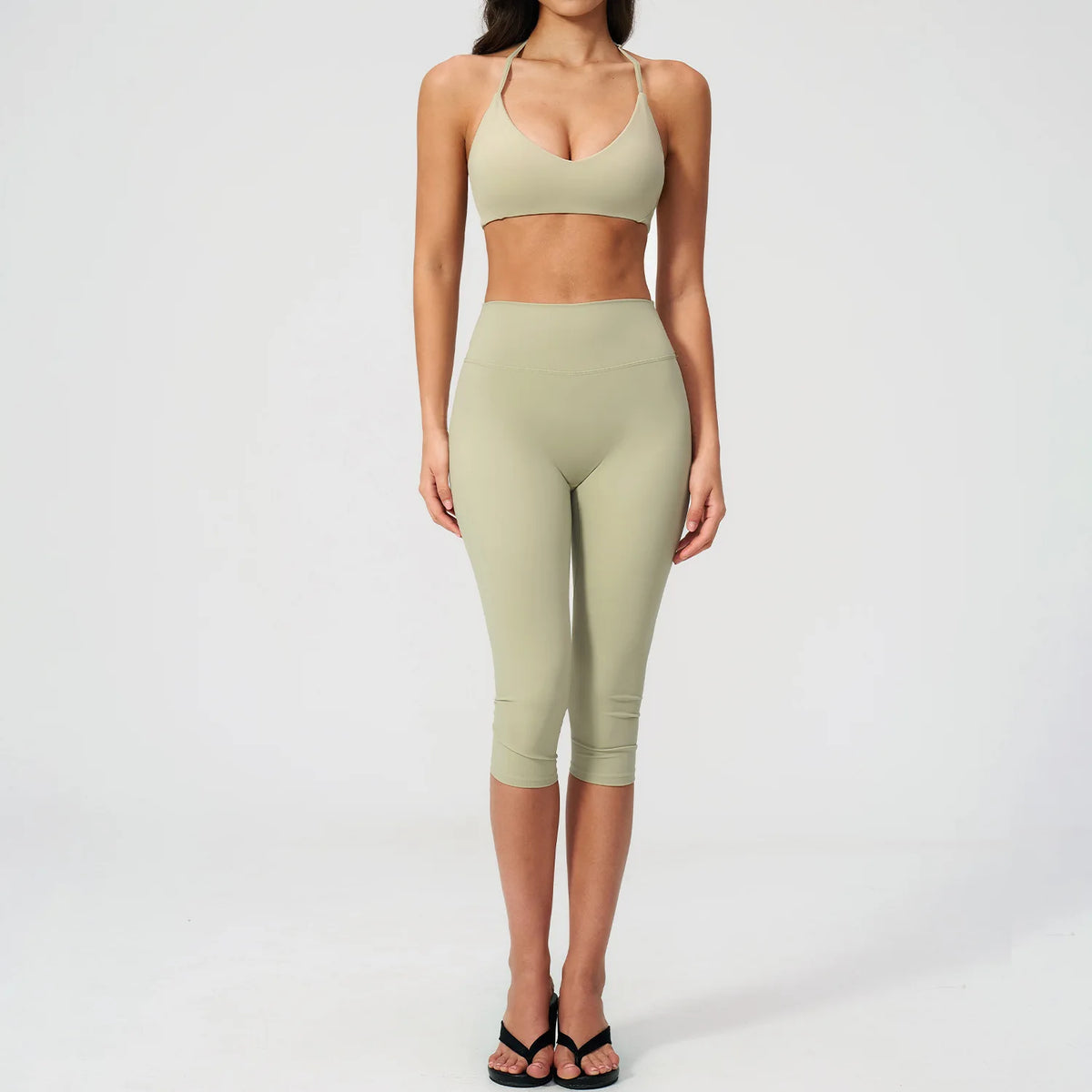 Ensemble yoga femme brassière et legging capri – CLEVI Paris